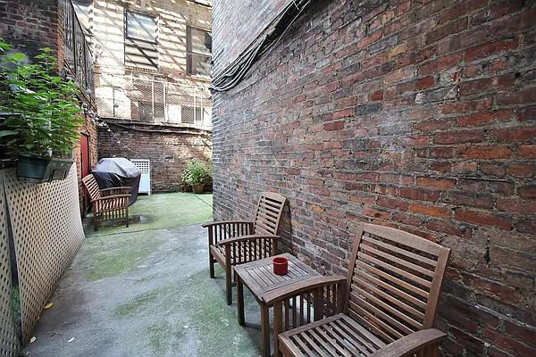 Rented by Julianna Realty Corp | media 24