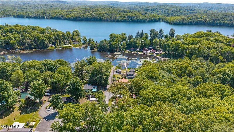 3rd image of 12 Whitney Drive