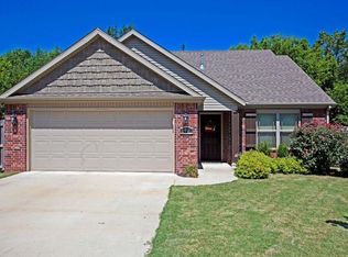 2693 N Valencia Ave, Fayetteville, AR 72703