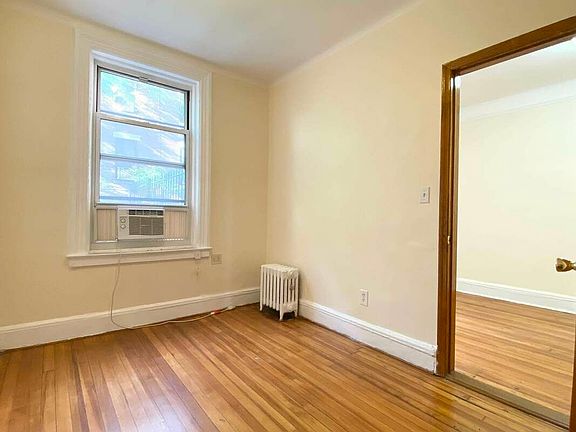 5th image of 301 W 105th St #5B
