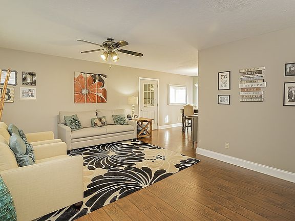 3rd image of 135 Brandy Ln