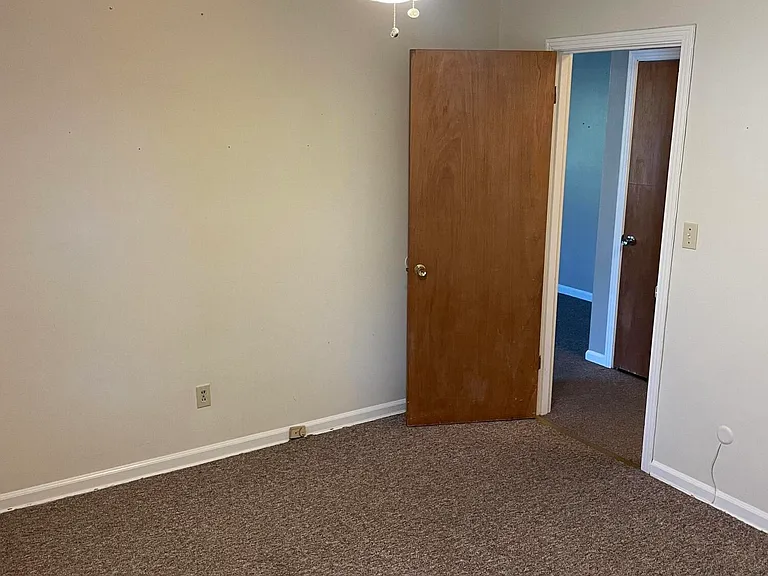 2624 Longview Ave #1 — Photo 8