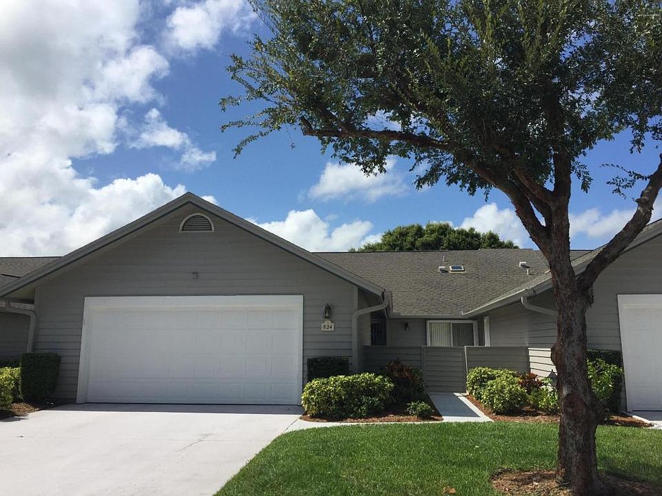 1st image of 824 Willow Creek Ln