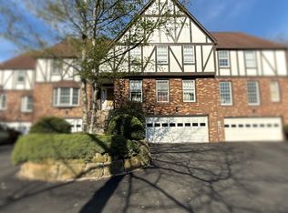 204 Thornberry Cir, Pittsburgh, PA