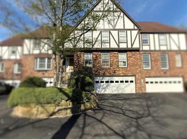 204 Thornberry Cir, Pittsburgh, PA 15234