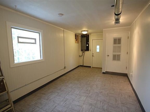 5th image of 3128 Sutton Ave