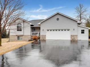 2290 Cedarcrest Ct, Harris, MN 55032