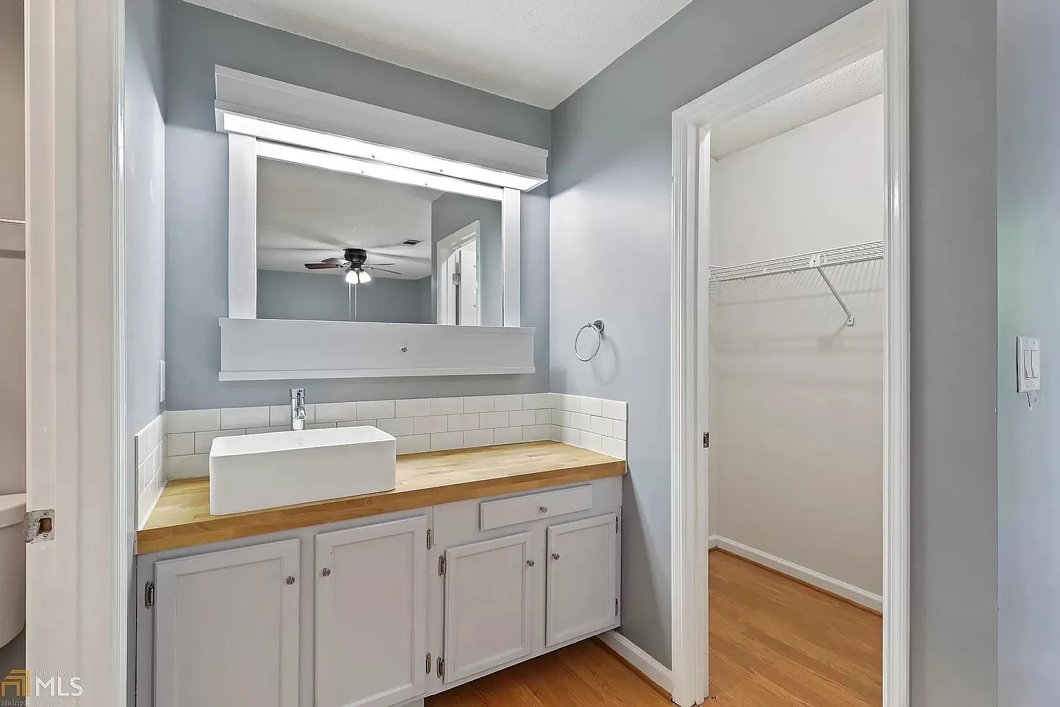 2 bed, 2.5 bath, 1320 sqft, $2,100 — Photo 3