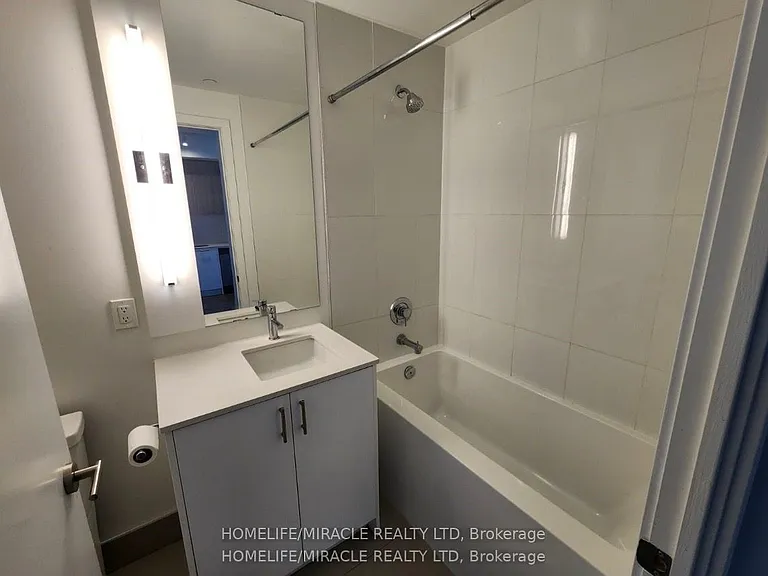 180 Veterans Dr #704 — Photo 15