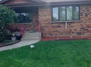 18624 Wentworth Ave, Lansing, IL