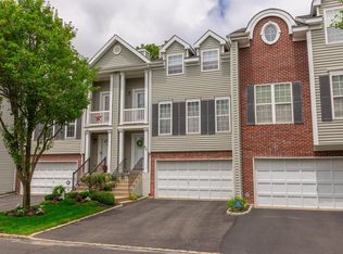 46 Chelsea Dr, Smithtown, NY 11787