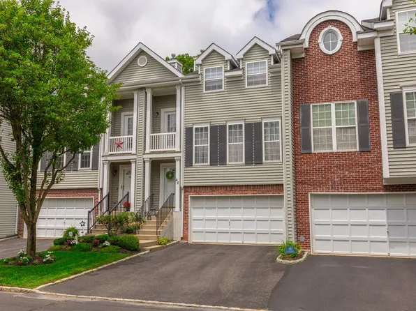 46 Chelsea Drive, Smithtown, NY 11787