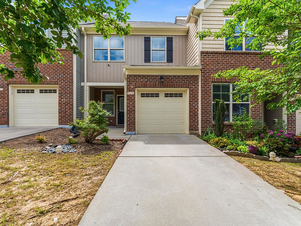 1st image of 707 Davenbury Way
