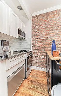 4th image of 319 E 78th St APT 4C