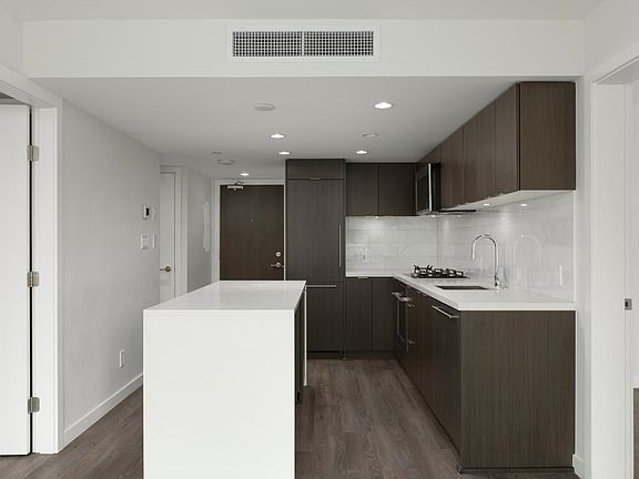 3rd image of 8189 Cambie St #302
