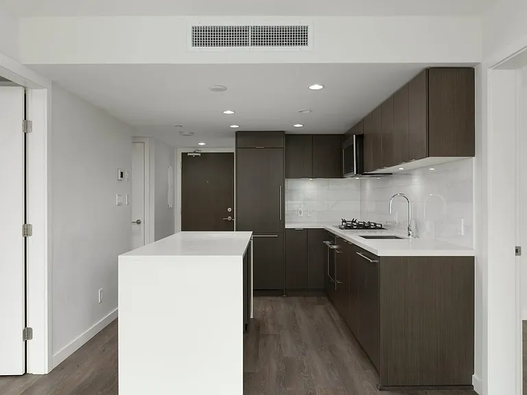 8189 Cambie St #302 — Photo 3