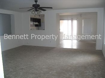 4th image of 1050 E Arabian Dr