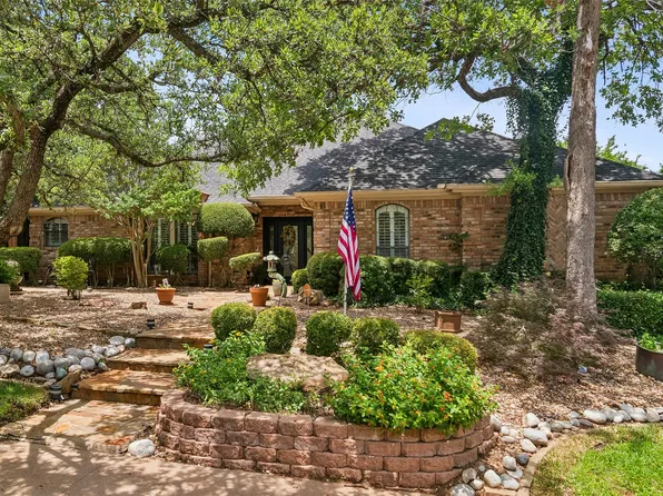 4008 Brookside Dr, Bedford, TX 76021