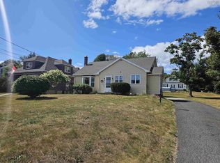 92 Queen St, North Sydney, NS B2A 1A6