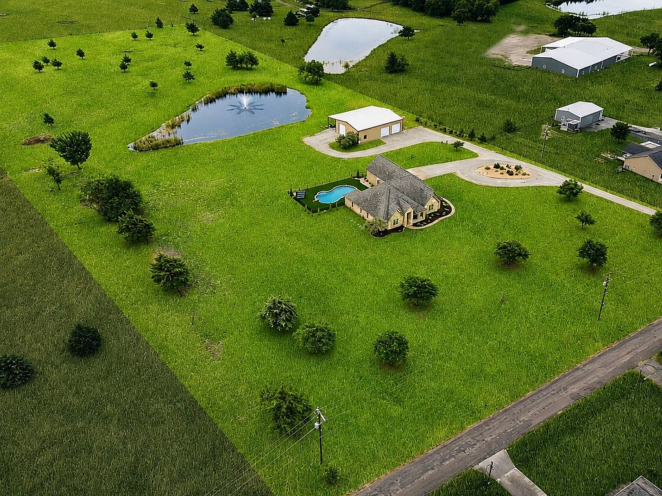 1st image of 320 Tate Cir