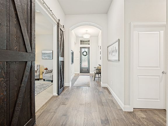 3rd image of 1020 Knoll St