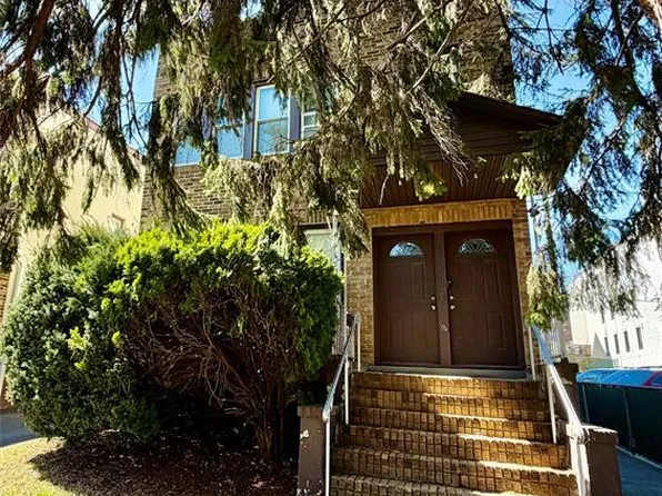 34 Feronia Way, Rutherford, NJ 07070