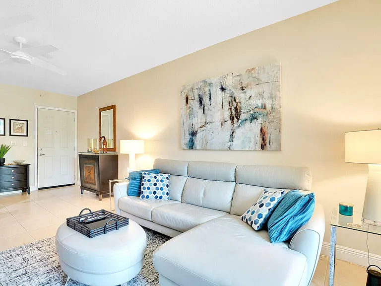 610 Clematis St #401 — Photo 6