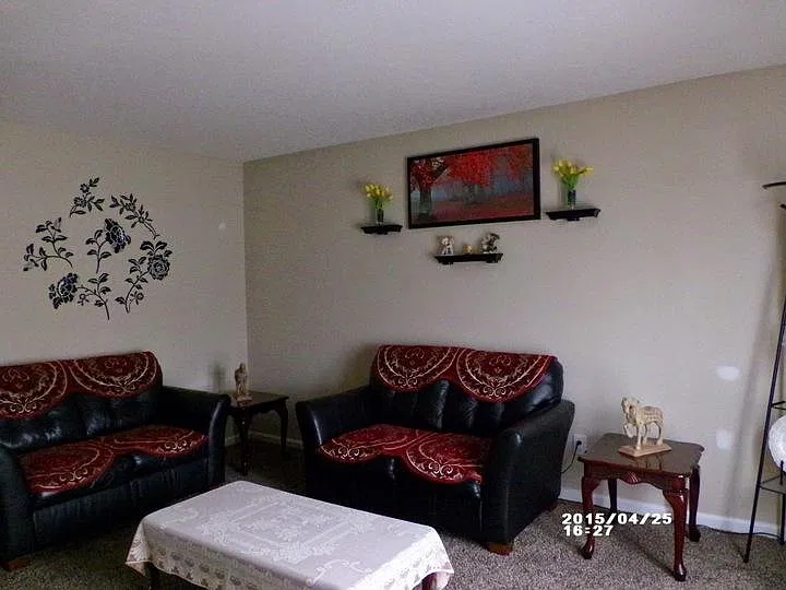 3 bed, 2.5 bath, 2241 sqft, $3,200 — Photo 2