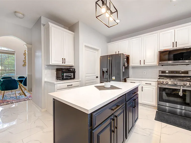 14311 Tasmania Ct — Photo 34
