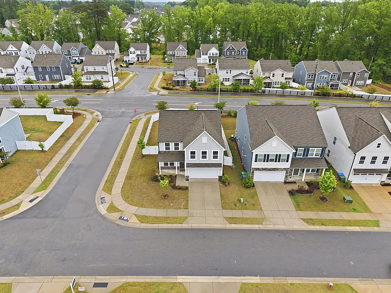 1401 Addison Lake St — Photo 45