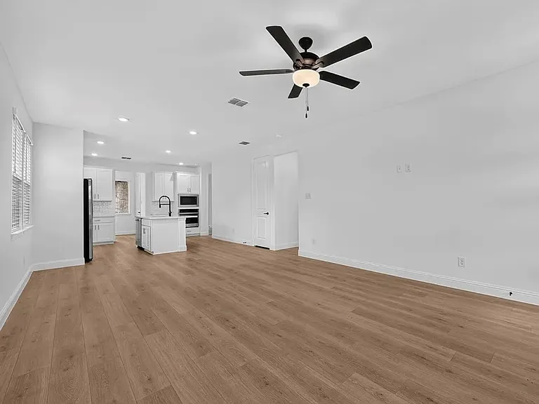 1105 Beebalm Mews — Photo 8
