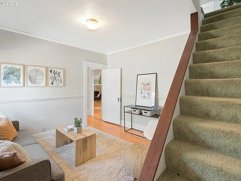 main floor bonus/bedroom