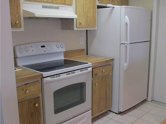 5th image of 4117 SW 7th Pl