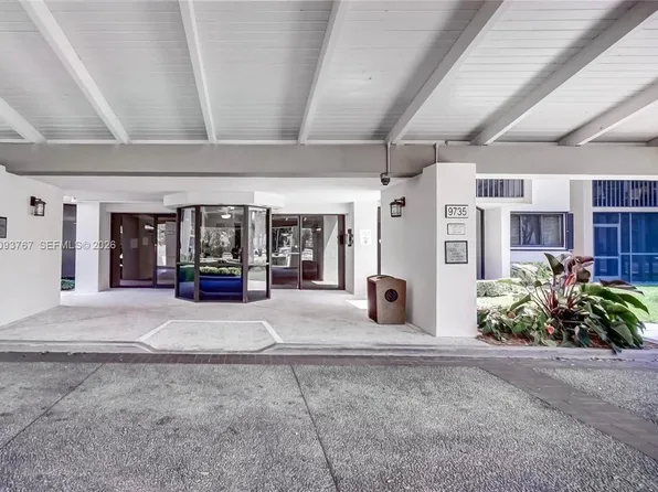 9735 NW 52nd St APT 420, Doral, FL 33178