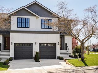 3513 Henderson Rd #1, Oak Bay, BC V8R3K5
