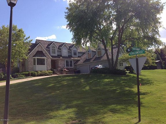 2nd image of 3050 Hathaway Dr SE