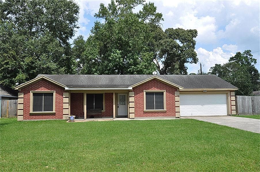 1st image of 23425 Cliffwood Dr