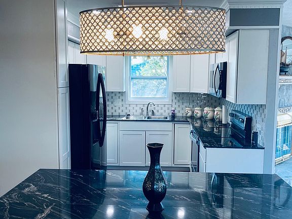 2nd image of 1119 Tammy Ln