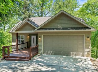 28 Greenbriar Rd, Black Mountain, NC 28711