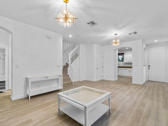 5th image of 4611 Highgate Drive #B