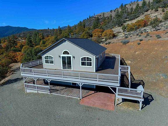 2nd image of 1515 Shasta View Hts