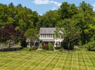 17614 Sweetwood Ct, Round Hill, VA 20141