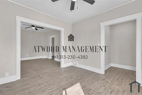 3 bed, 1000 sqft, $1,296 — Photo 4