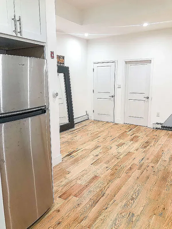 494 Hart Street — Photo 2