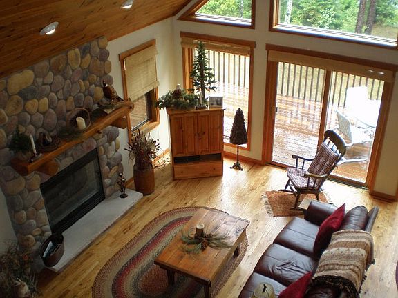 4th image of 1727 Seven Oaks Ln