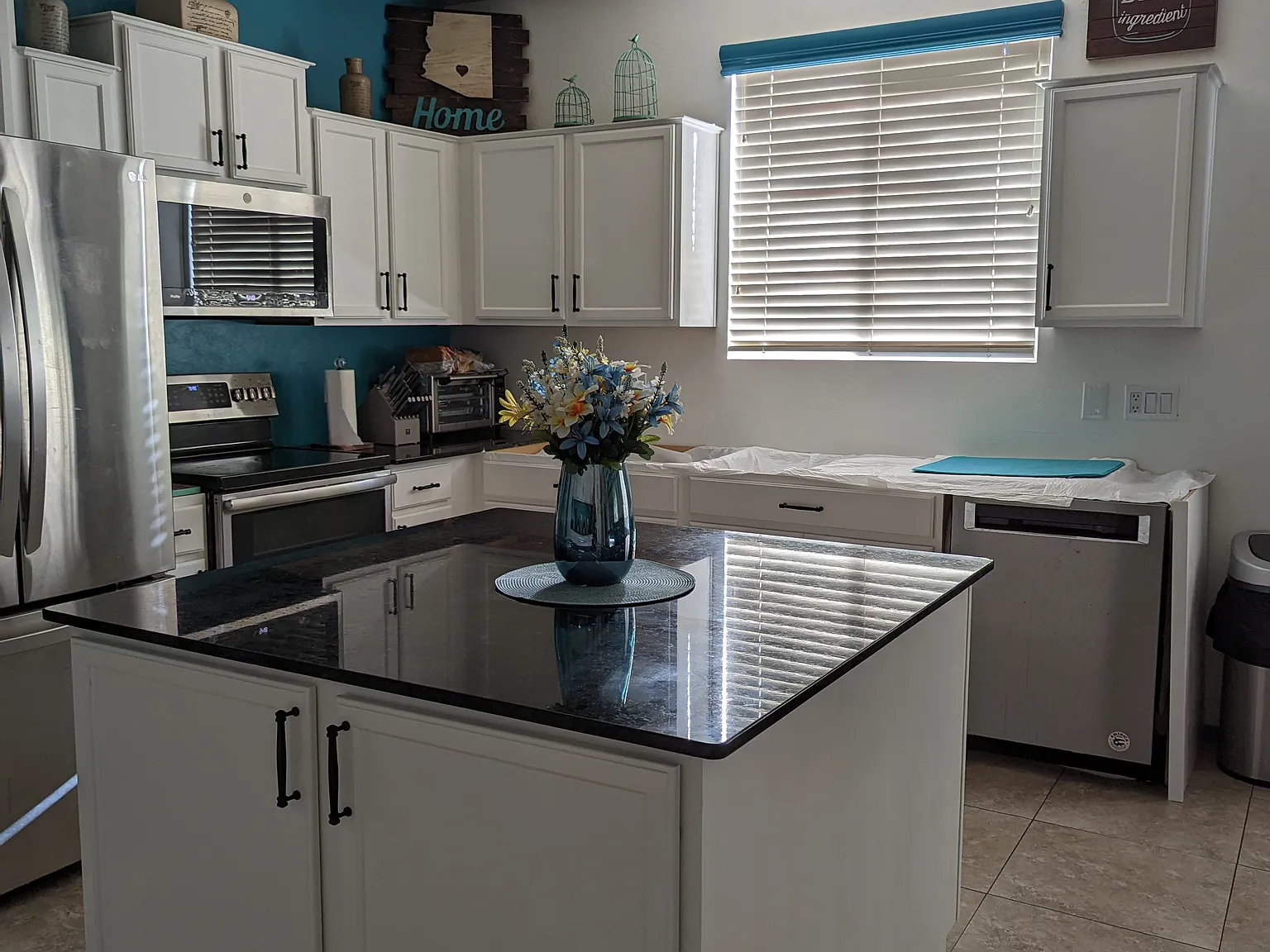 4 bed, 2084 sqft, $2,750 — Photo 3