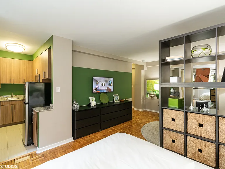 Studio model at Bridgeyard in Alexandria, VA
