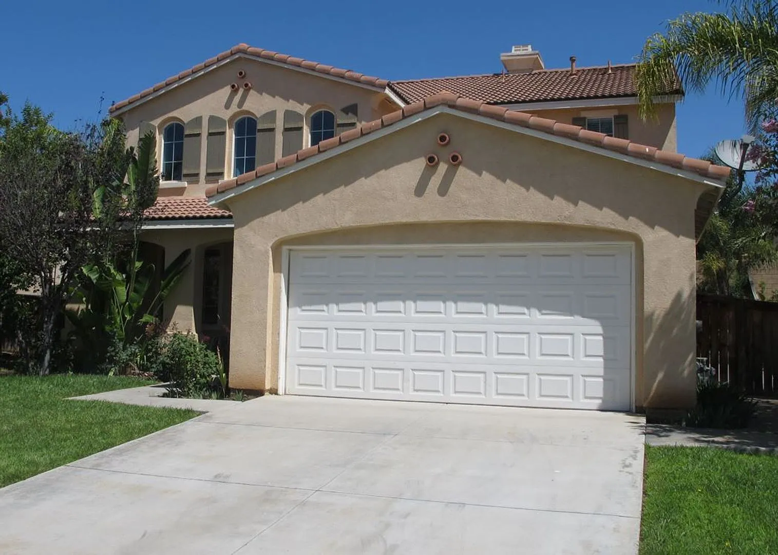 Four Bedroom Three Bathroom Home in Murrieta! — Photo 2