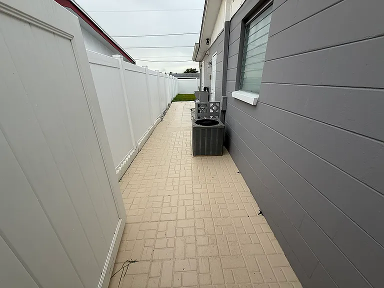 4923 Genesis Ave — Photo 6