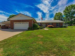 1705 Arrowhead Dr, Boonville, IN 47601